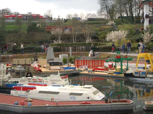 minilanduk140404port.jpg