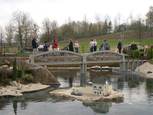 minilanduk140404saltash.jpg
