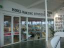 modelshop200304.jpg