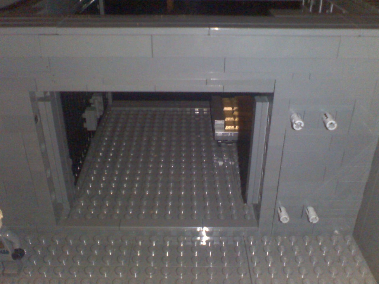 vault_door_frame_-_img281.jpg