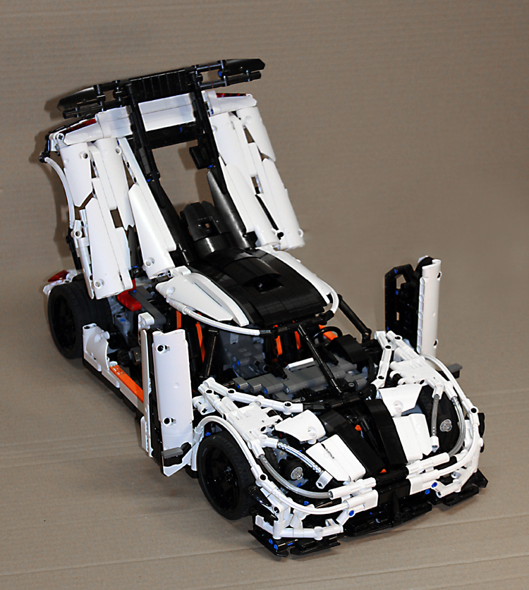 koenigsegg_one-1_right_fronttop_open.jpg
