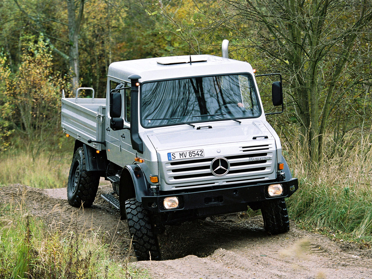unimog_u5000-double-cab-2000_r1.jpg.jpg