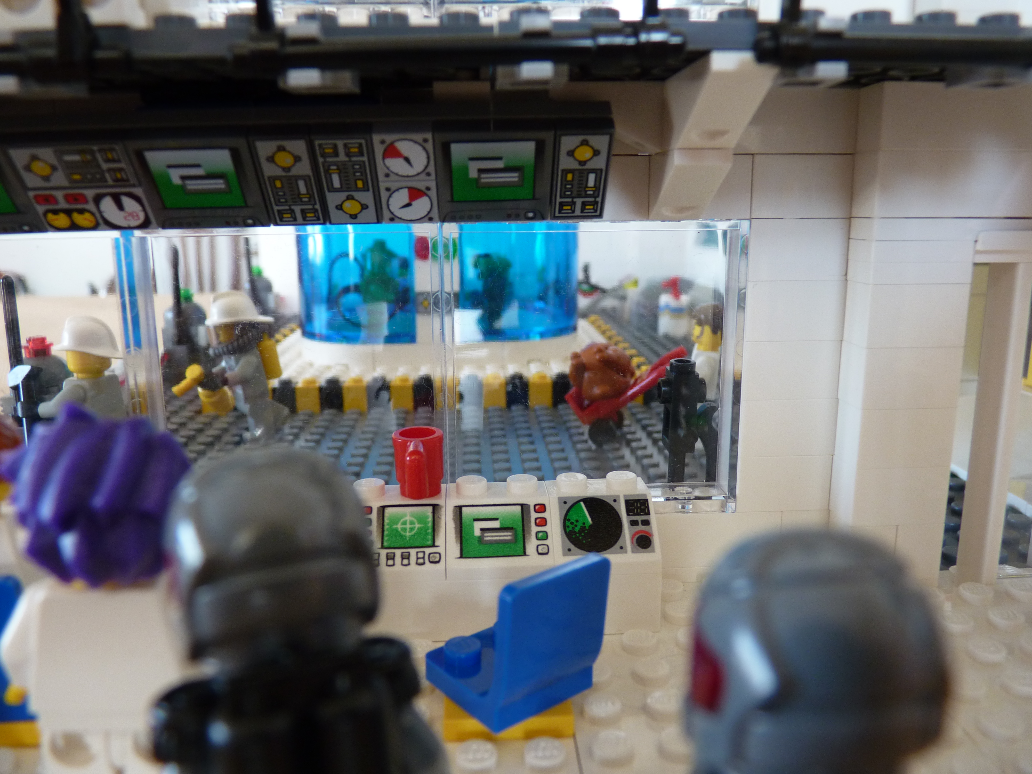 third_person_view_of_command_chamber.jpg