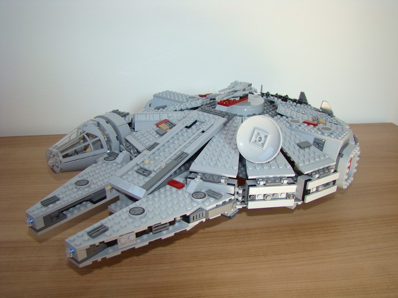 millenium_falcon.jpg