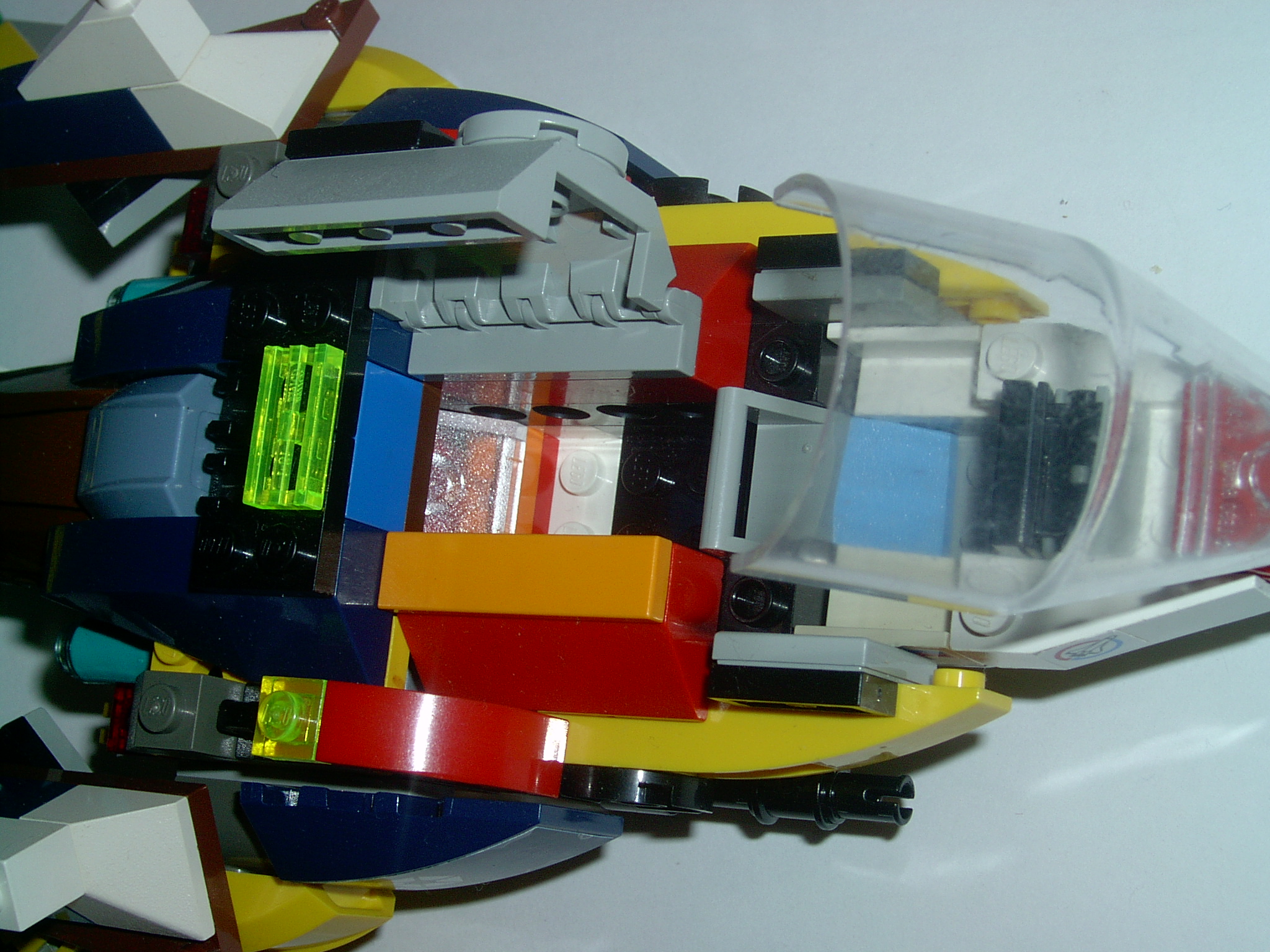 cockpit_cargo_room.jpg