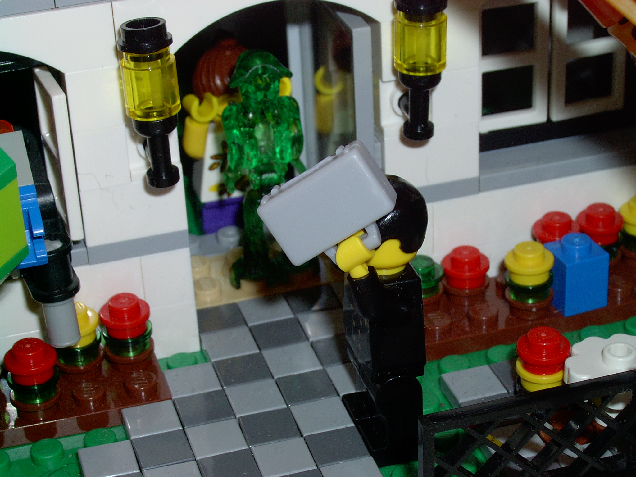 alien_at_the_doorstep.jpg