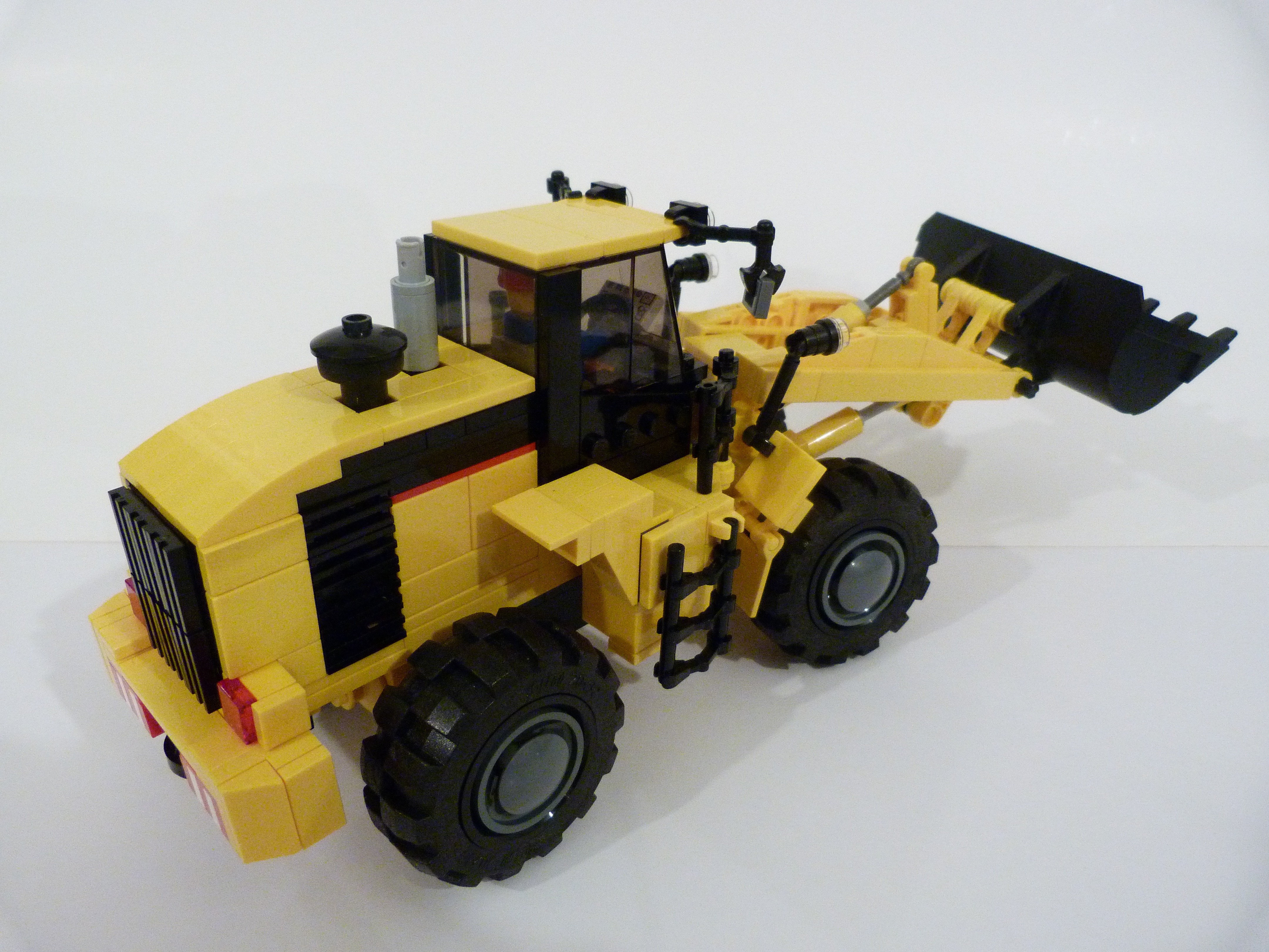 new_cat_wheel_loader_009.jpg