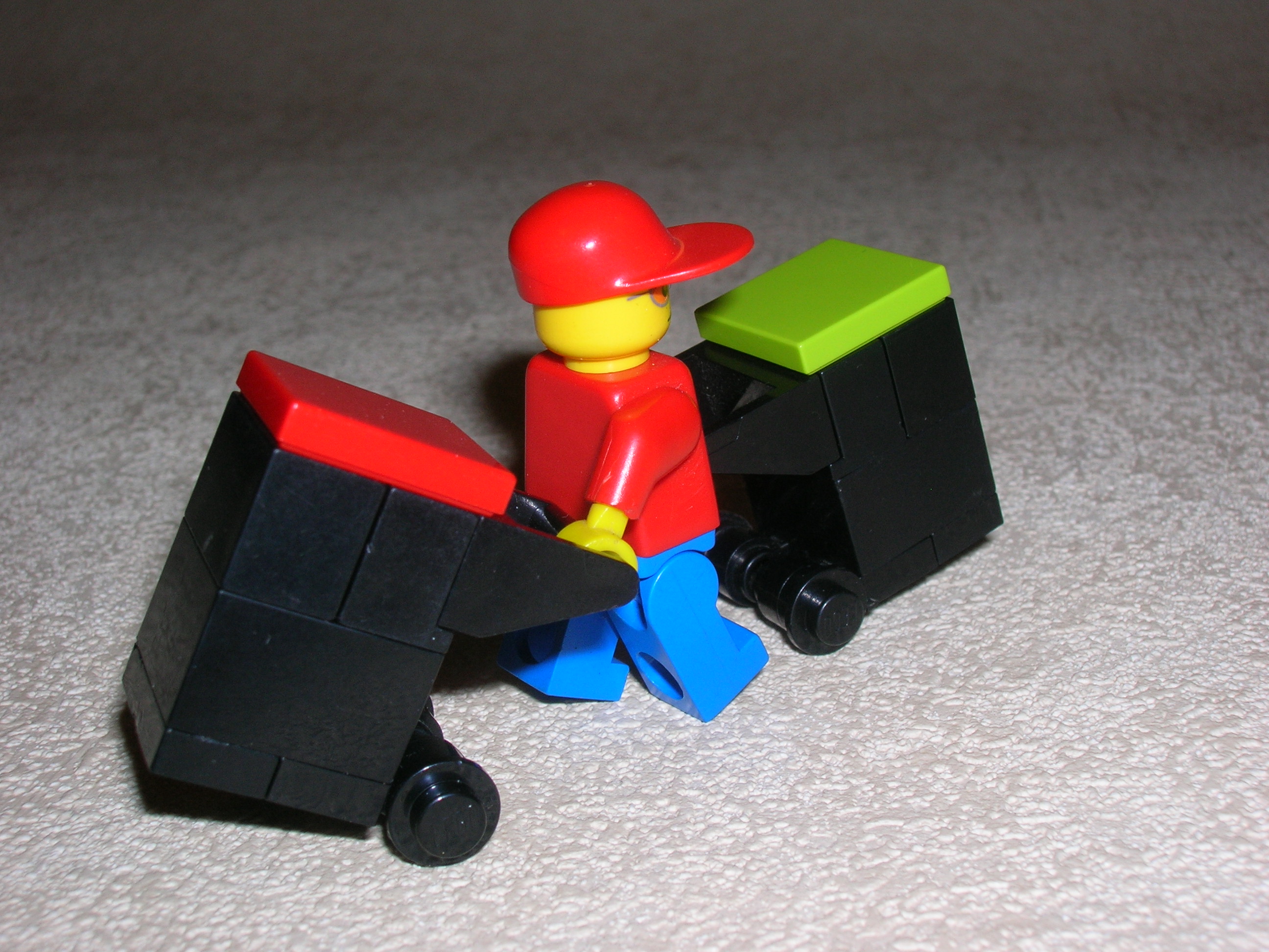 wheelie_rubbish_bins_01.jpg