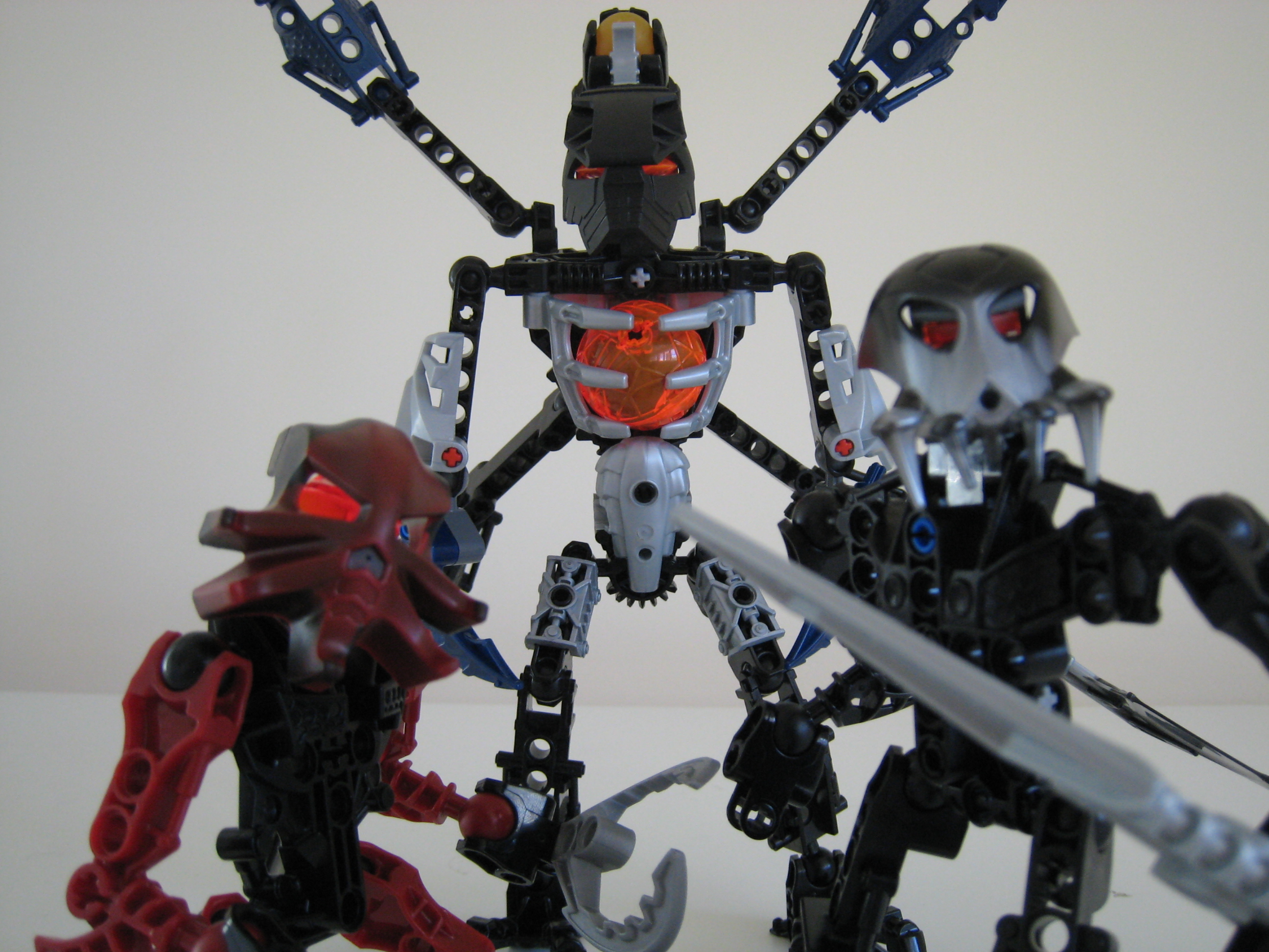 octareix_and_shadow_matoran.jpg