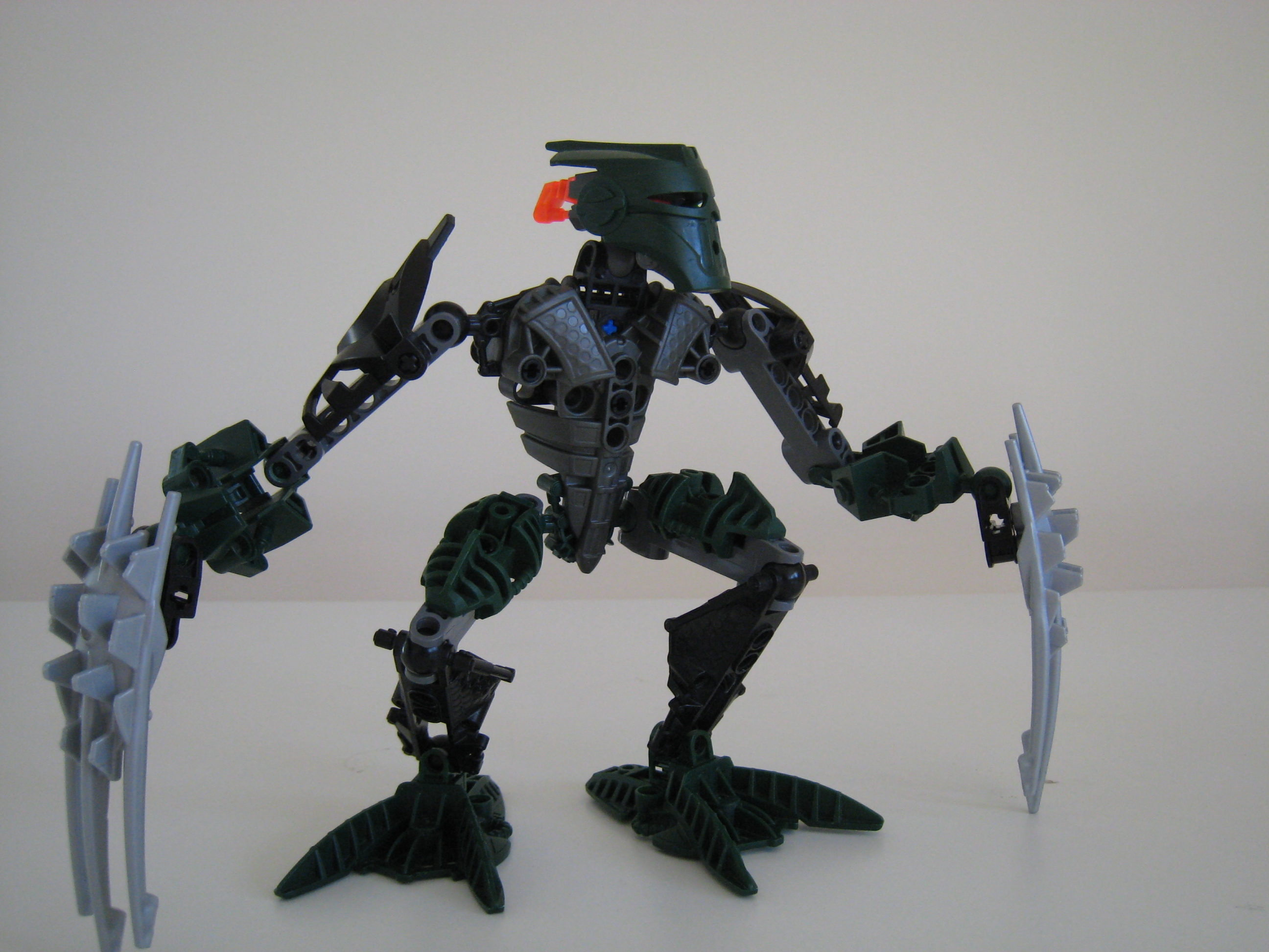 toa_garthida_pose.jpg