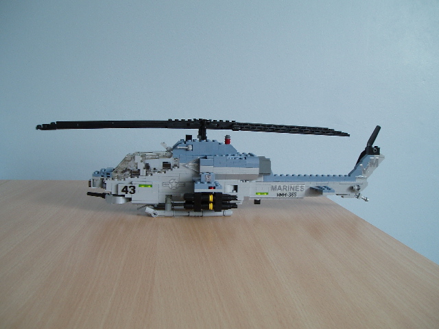 ah1w_01.jpg
