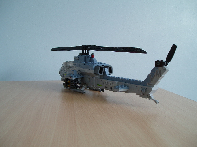 ah1w_02.jpg