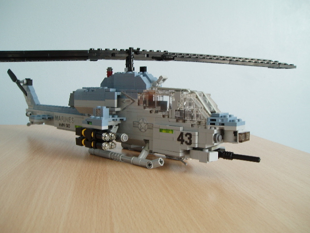 ah1w_06.jpg