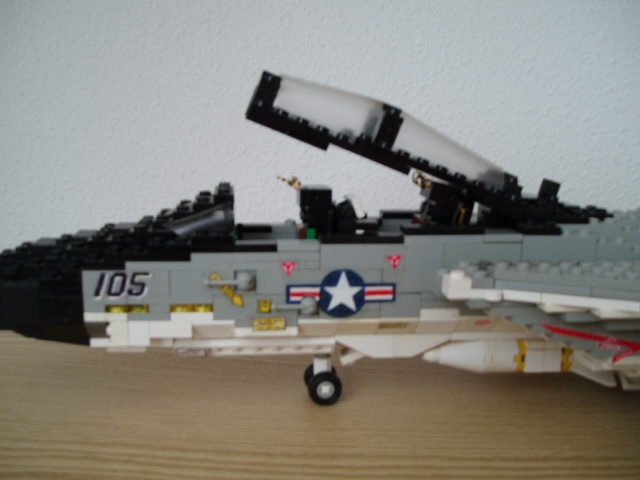 f14acockpit_2.jpg
