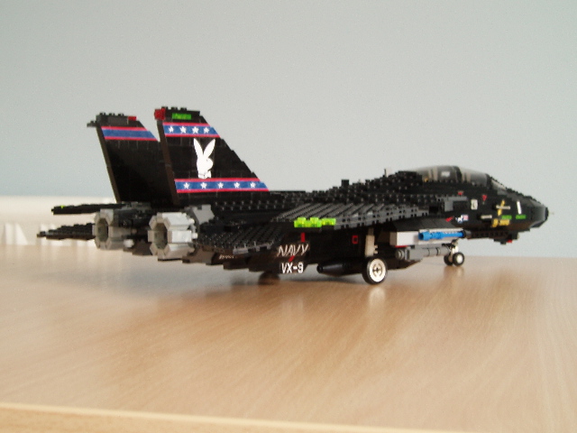 f14d_03.jpg