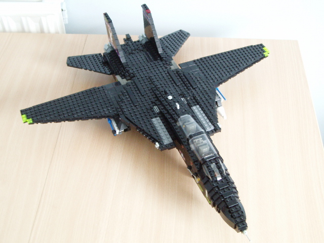 f14d_04.jpg