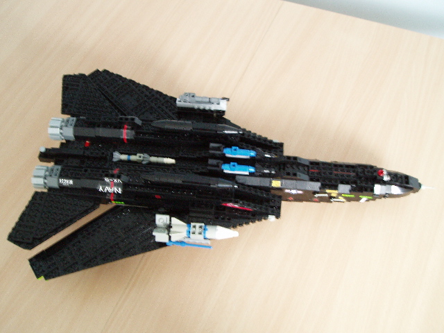 f14d_05.jpg