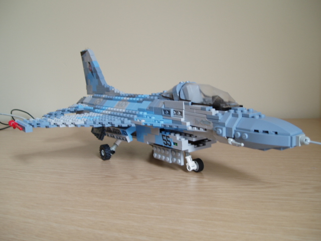 f16a_02.jpg