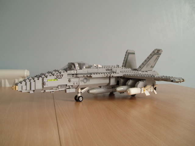 fa-18c_02.jpg