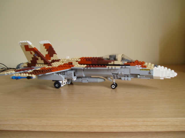 fa18a_03.jpg
