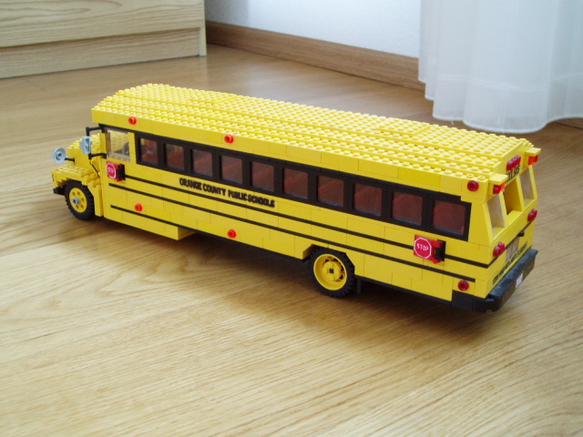 schoolbus03.jpg