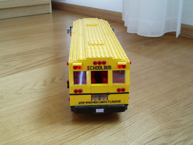 schoolbus04.jpg