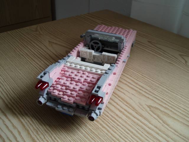 cadillac_2.jpg