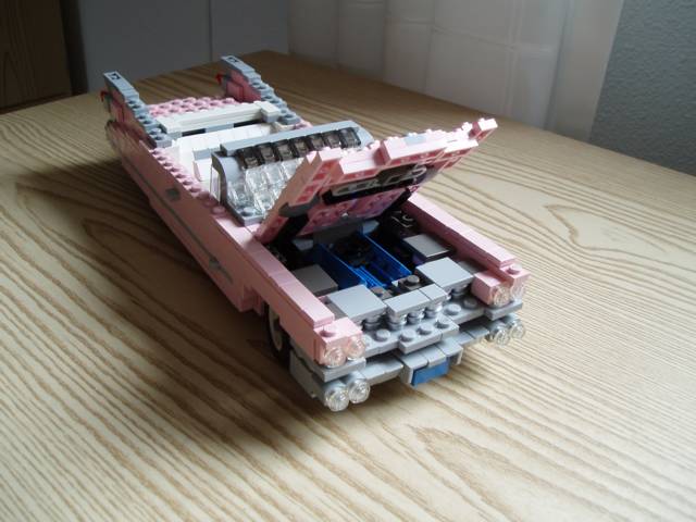cadillac_5.jpg