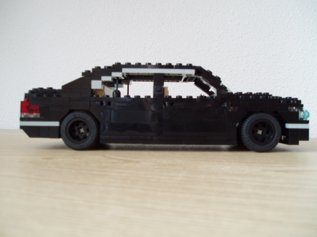 bmw745.jpg