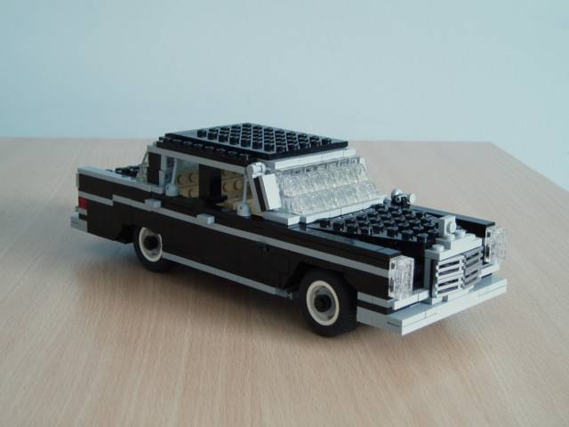 mercedesw112_02.jpg