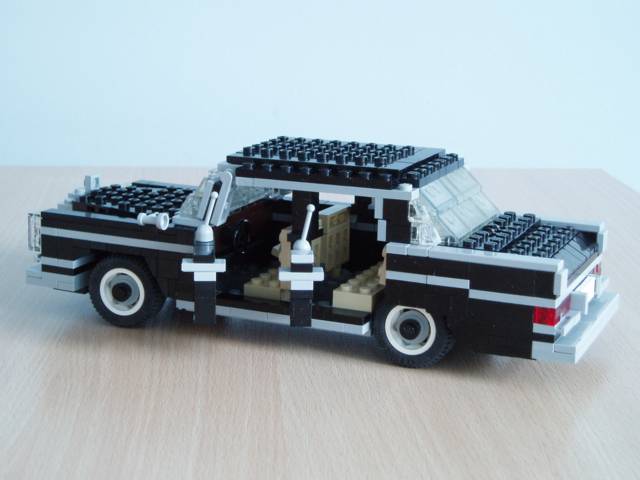 mercedesw112_07.jpg