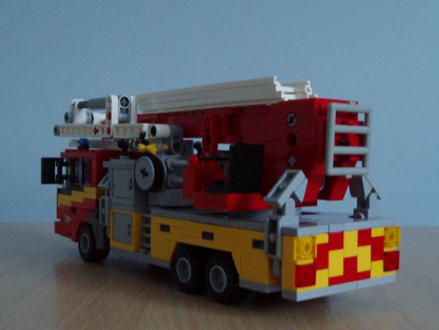 laddertruck_03.jpg