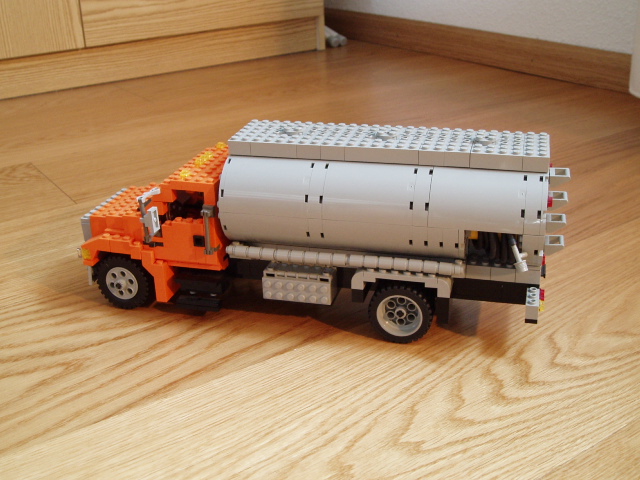 tanker3.jpg