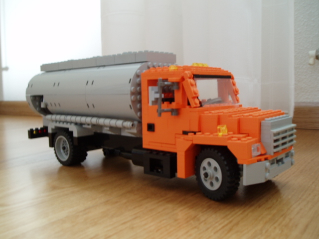 tanker_2.jpg