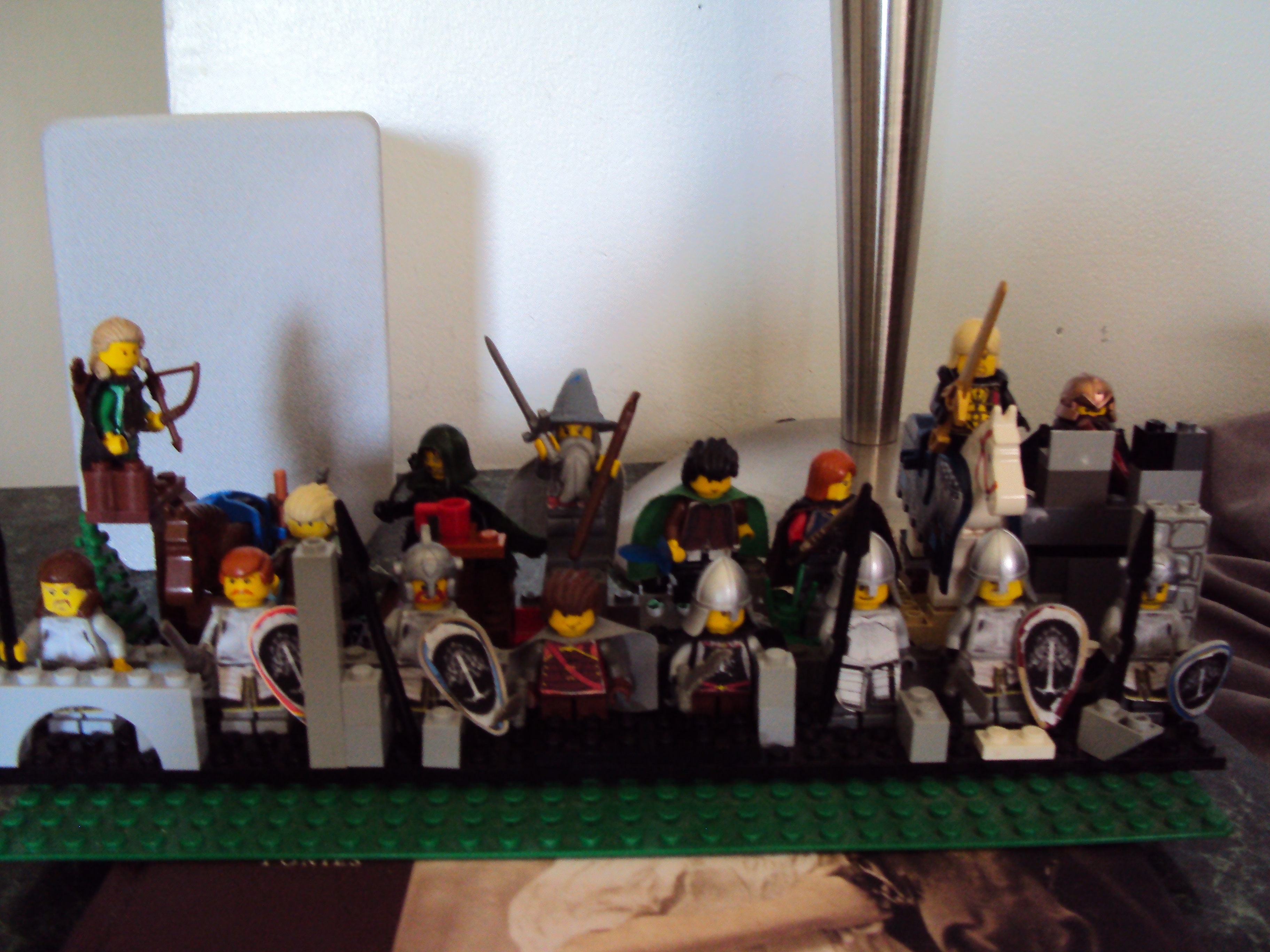 lotr_chess_pieces_001.jpg