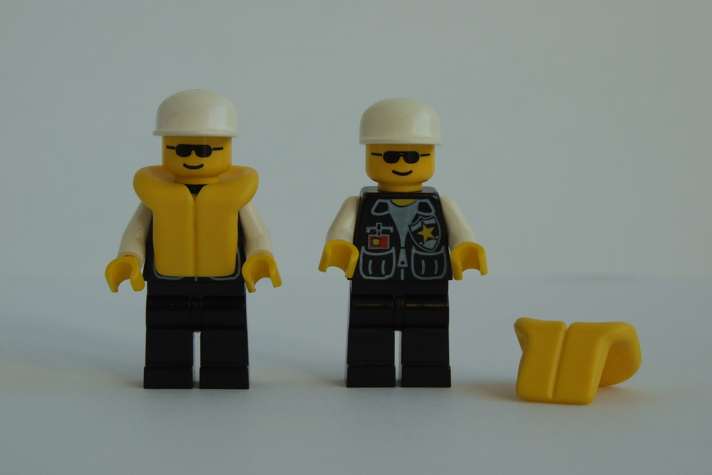 minifigs.jpg