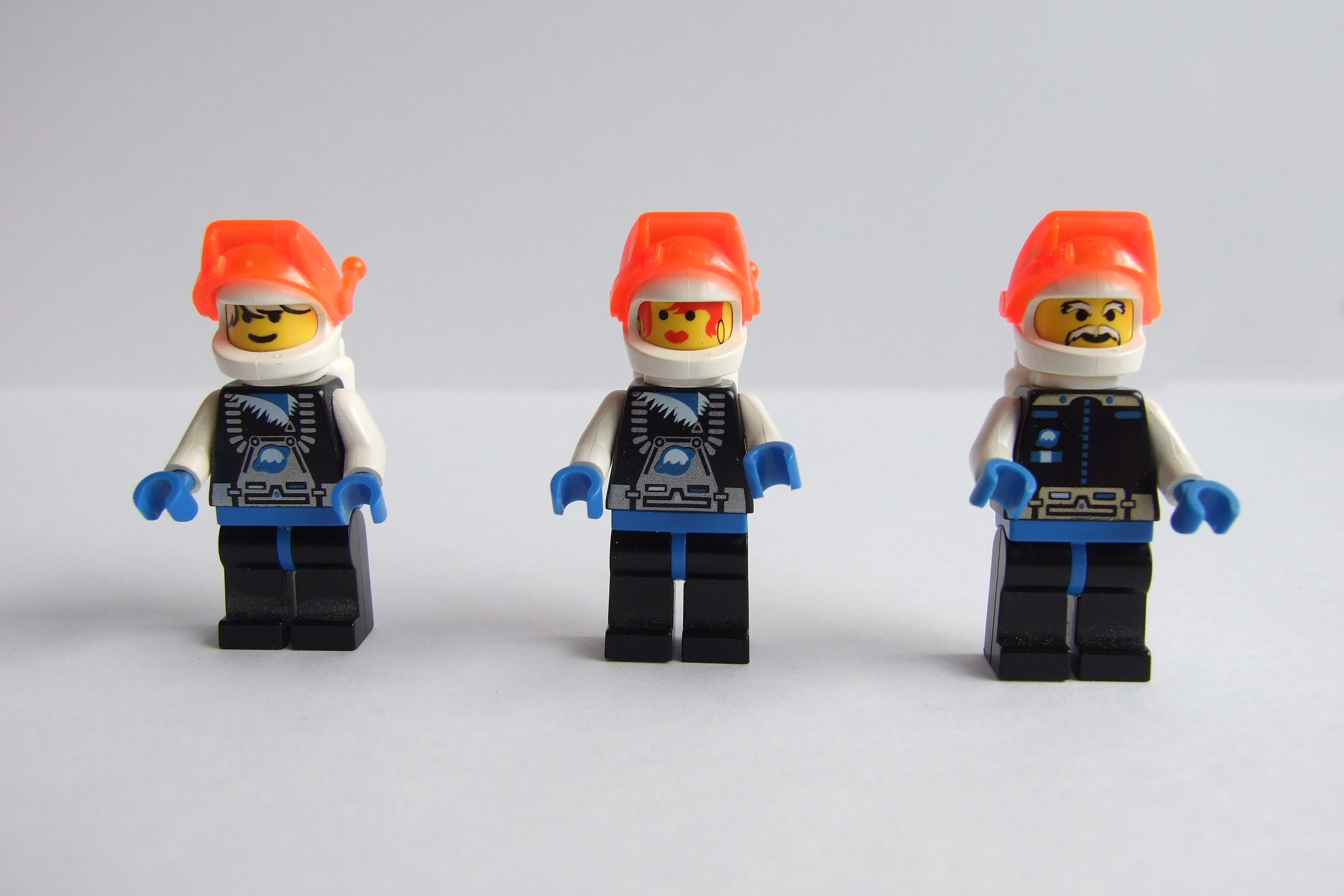 minifigs.jpg