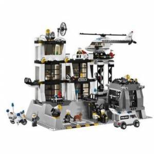 lego-police-station-7744.jpg-w-300-h-300.jpg