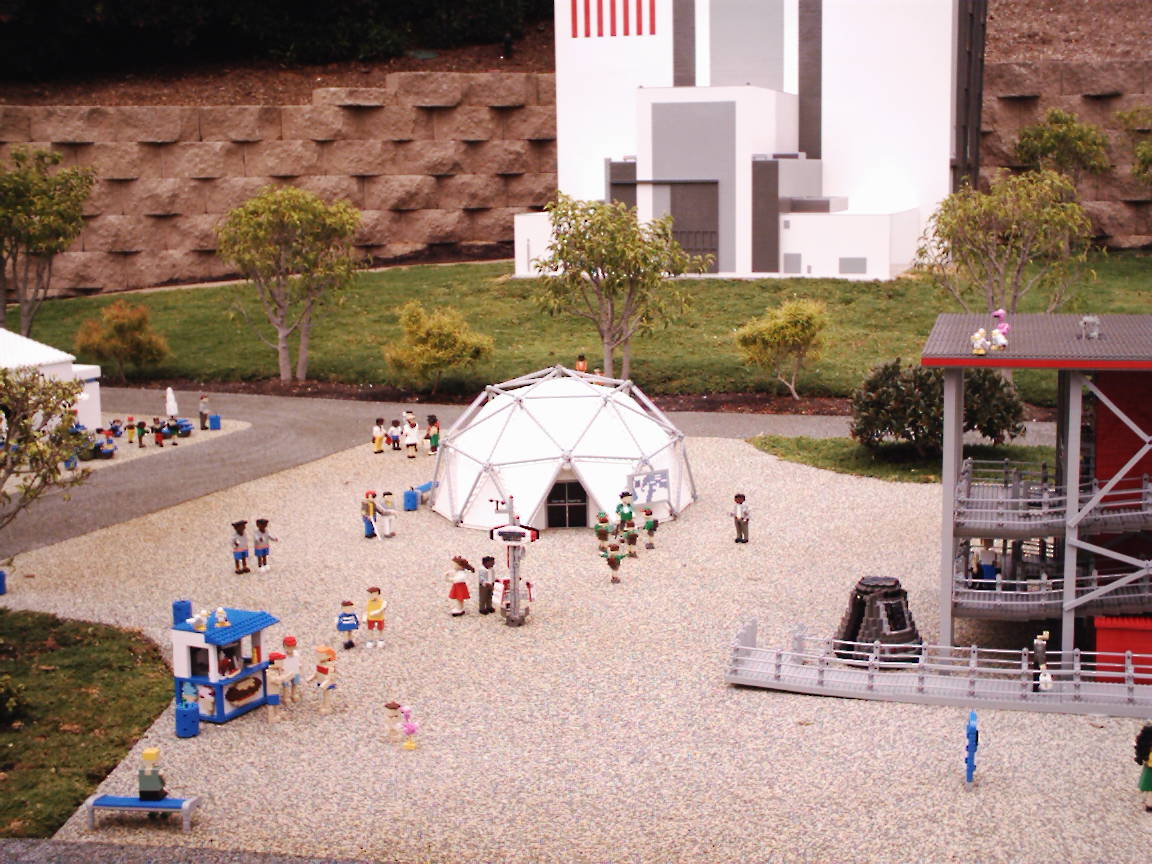 legoland2.jpg