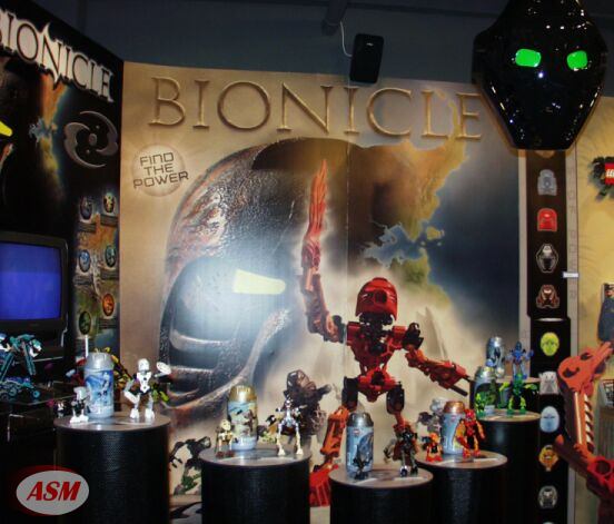 01_toyfair_display.jpg