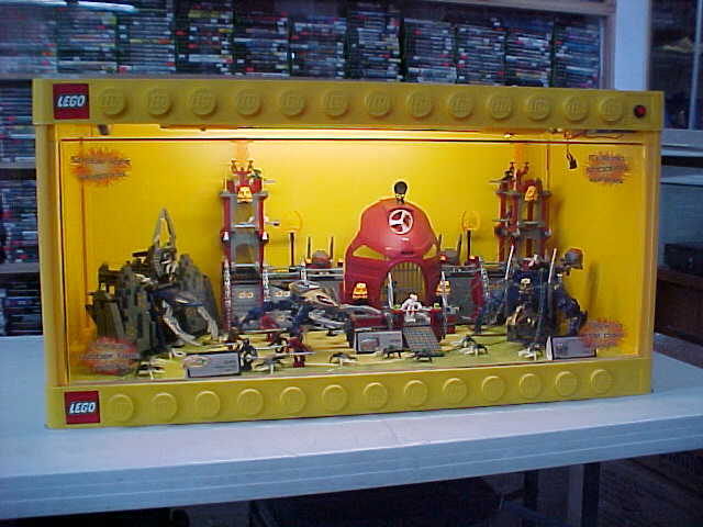05_battle_of_metru_nui_store_display.jpg