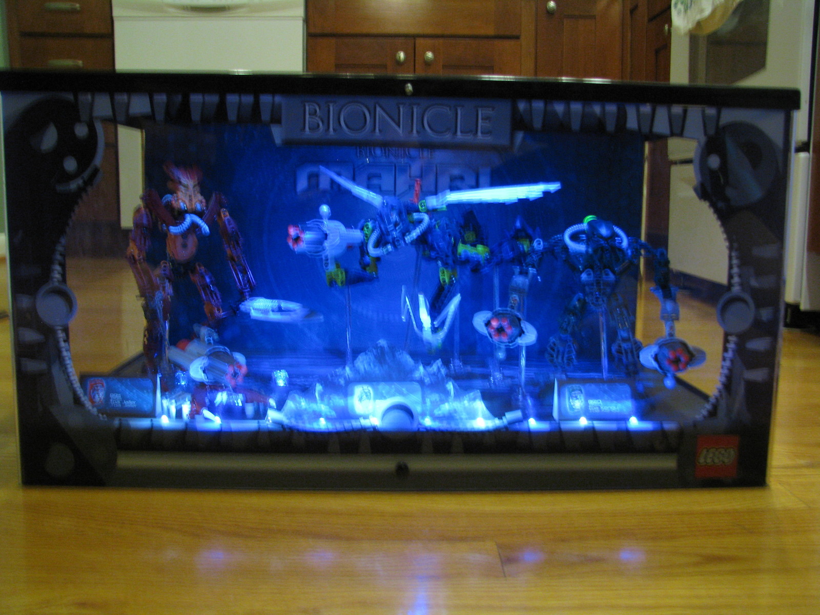 07_toa_mahri_store_display_02.jpg