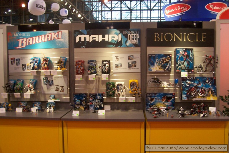 07_toy_fair_display_04.jpg
