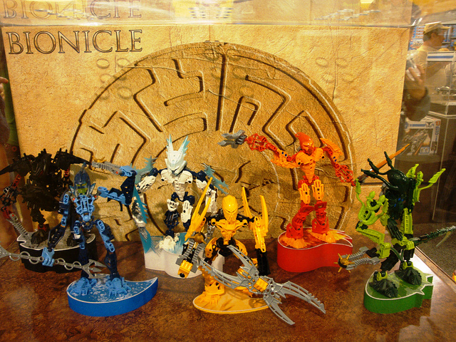 09_2nd_glatorian_store_display.jpg