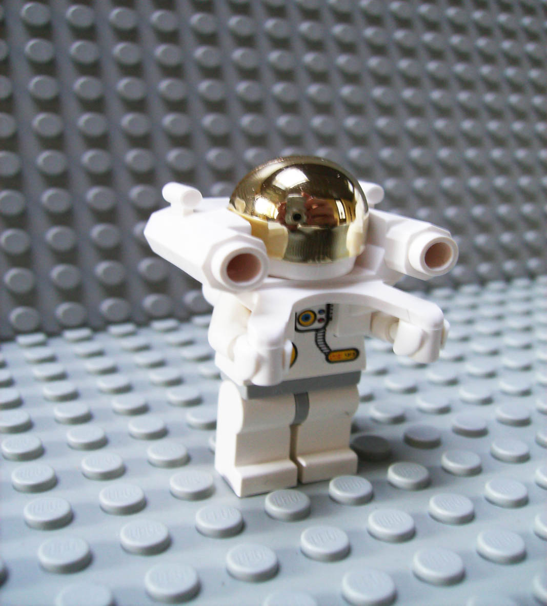 astronaut_2.jpg