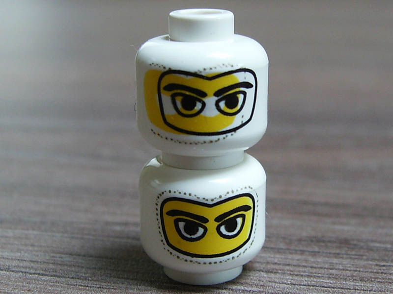 minifig_head_balaclava_misprint_comparison_ii.jpg