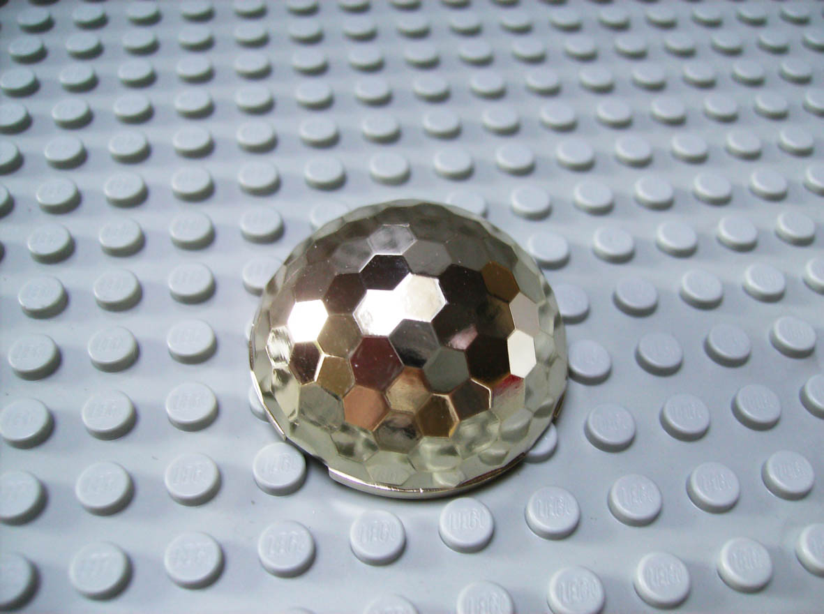 cylinder_hemisphere_4_x_4_multifaceted_chrome_gold.jpg