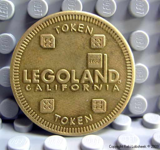 legoland_california_token_-_front.jpg