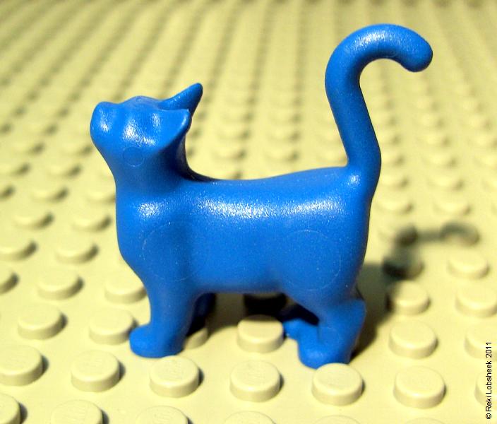blue_cat_standing_plain.jpg