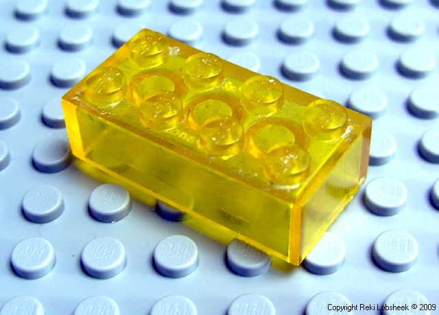 brick_2x4_-_trans_yellow_a.jpg